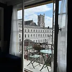 Aux Deux Clochers De Apartment