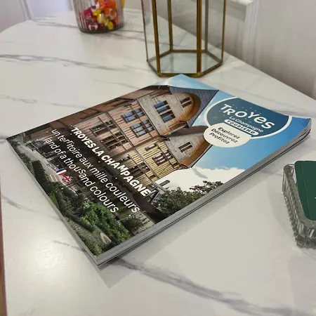 Aux Deux Clochers De Appartement