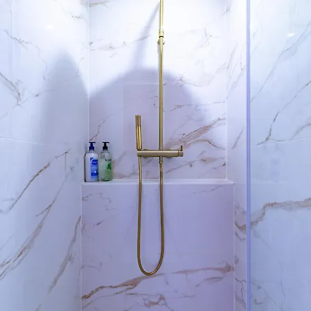 Aux Deux Clochers De Troyes