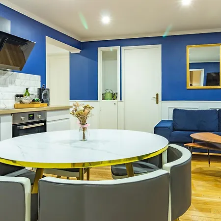 Aux Deux Clochers De * Troyes