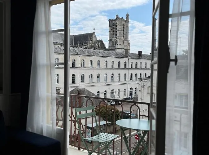 Aux Deux Clochers De Daire