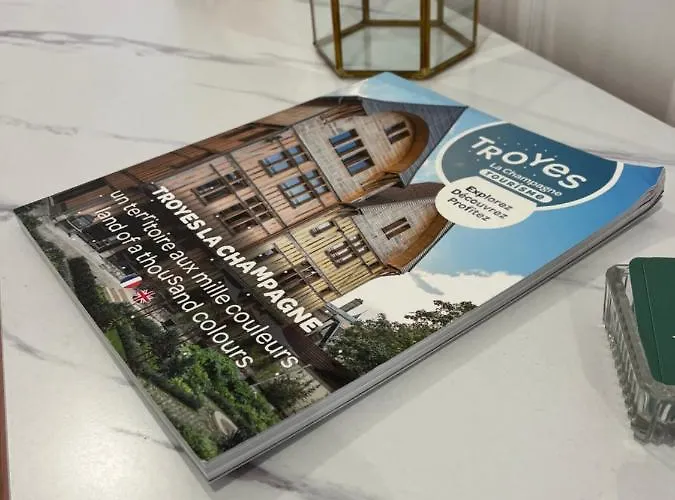 Aux Deux Clochers De Daire