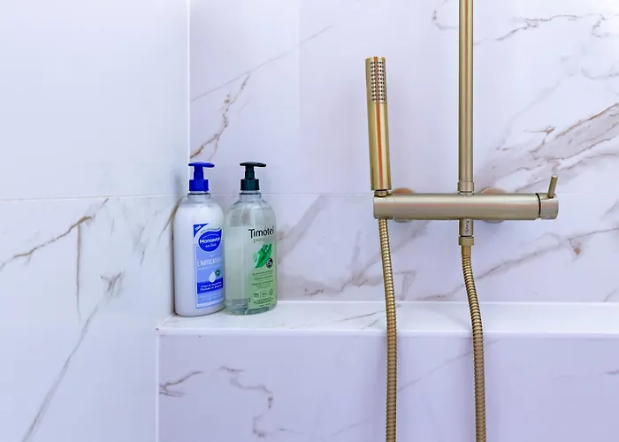 Aux Deux Clochers De Daire